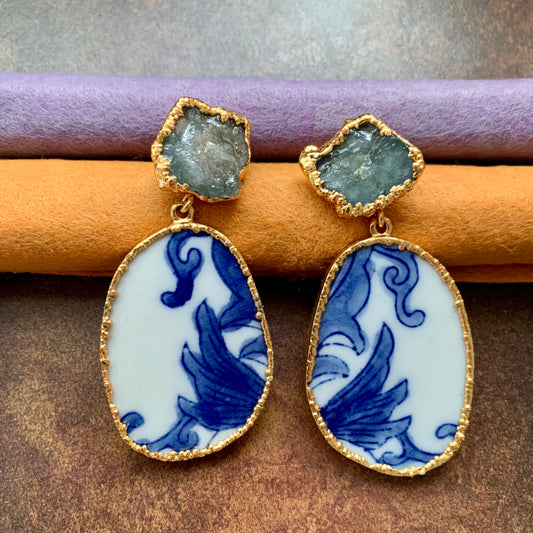 Blue and white porcelain with raw aquamarine studs