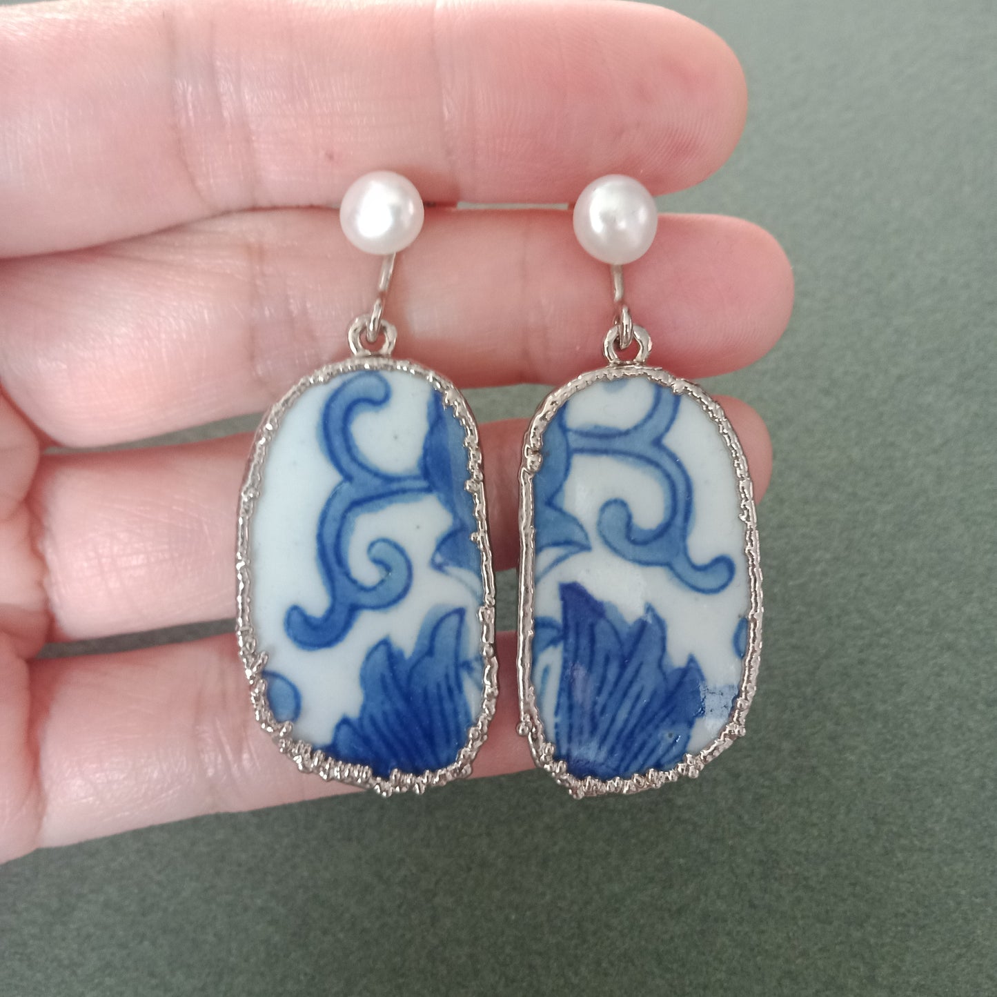 Blue and white scroll porcelain small FW pearls