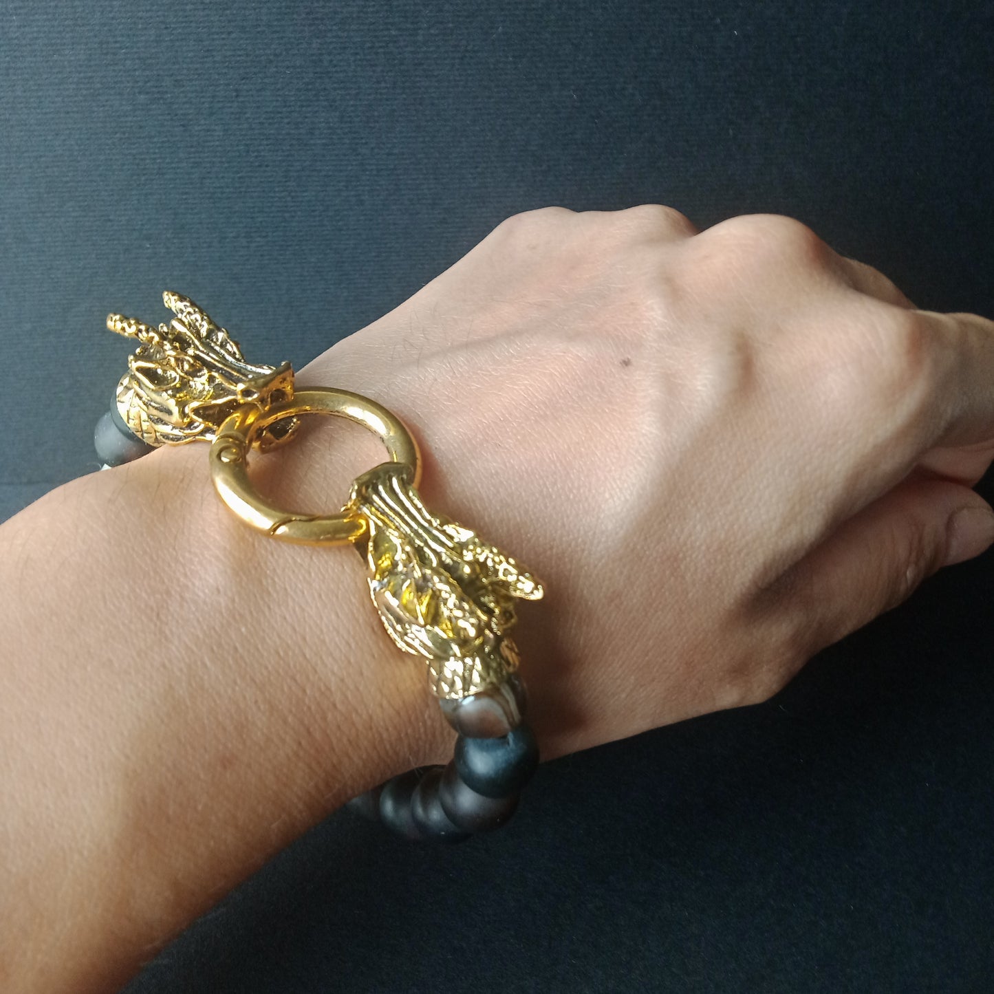 Rising double dragon agate bracelet