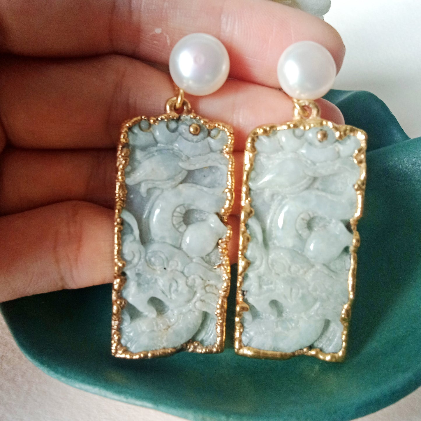 Jade dragon freshwater pearl earrings